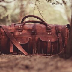 Le sac à dos toile et cuir : une combinaison intemporelle pour un look vintage