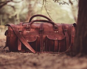 Le sac à dos toile et cuir : une combinaison intemporelle pour un look vintage