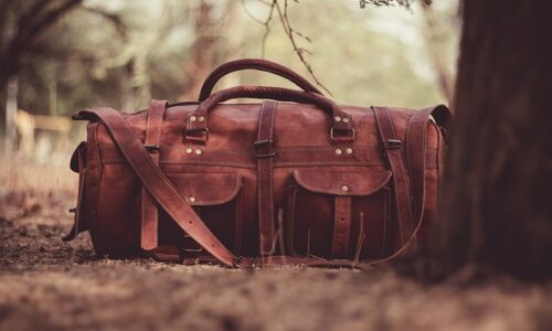 Le sac à dos toile et cuir : une combinaison intemporelle pour un look vintage