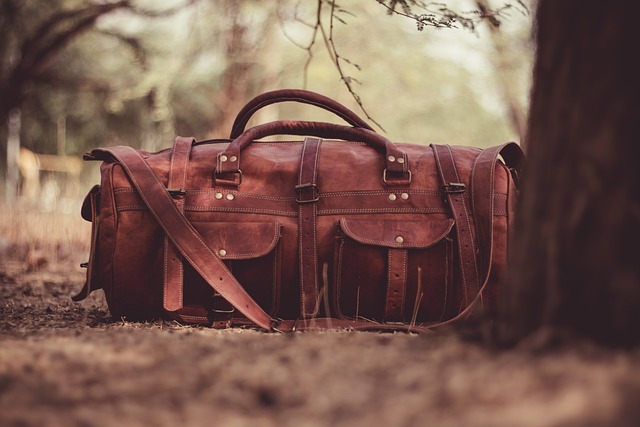 Le sac à dos toile et cuir : une combinaison intemporelle pour un look vintage